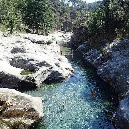 Villa Avec Piscine Entre Terre Et