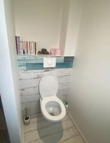 Avec Piscine Entre Terre Et *