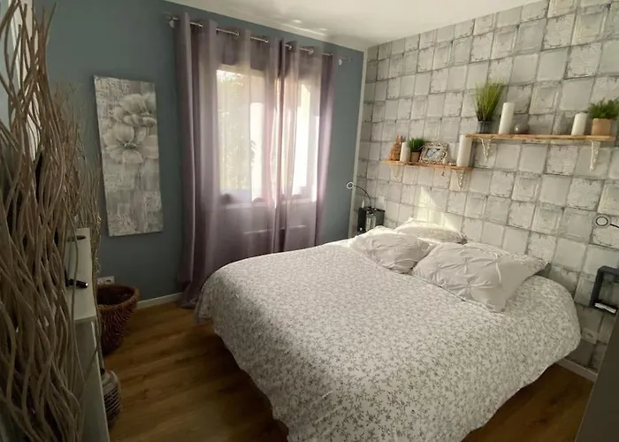 Villa Avec Piscine Entre Terre Et *