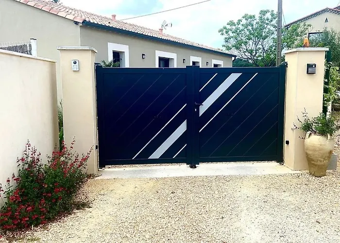 Avec Piscine Entre Terre Et