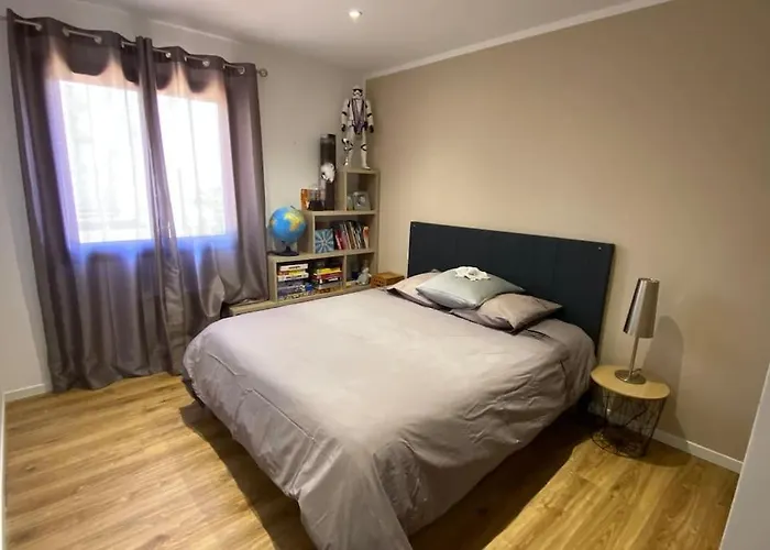 Avec Piscine Entre Terre Et