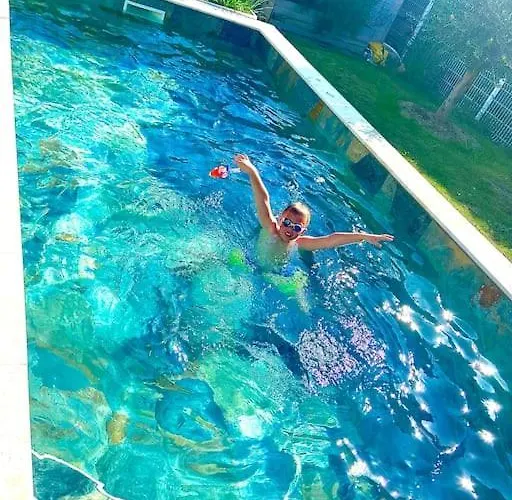 Villa Avec Piscine Entre Terre Et